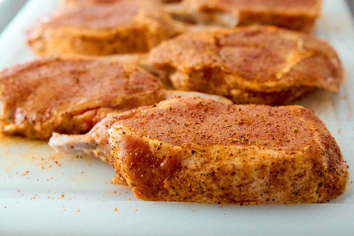 Grilled Pork Chops Covered In Rub