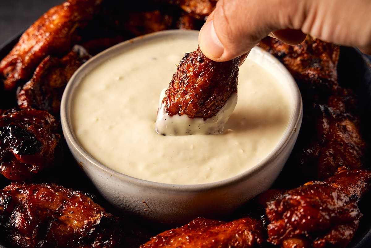 Smoked chicken wings with crispy skin